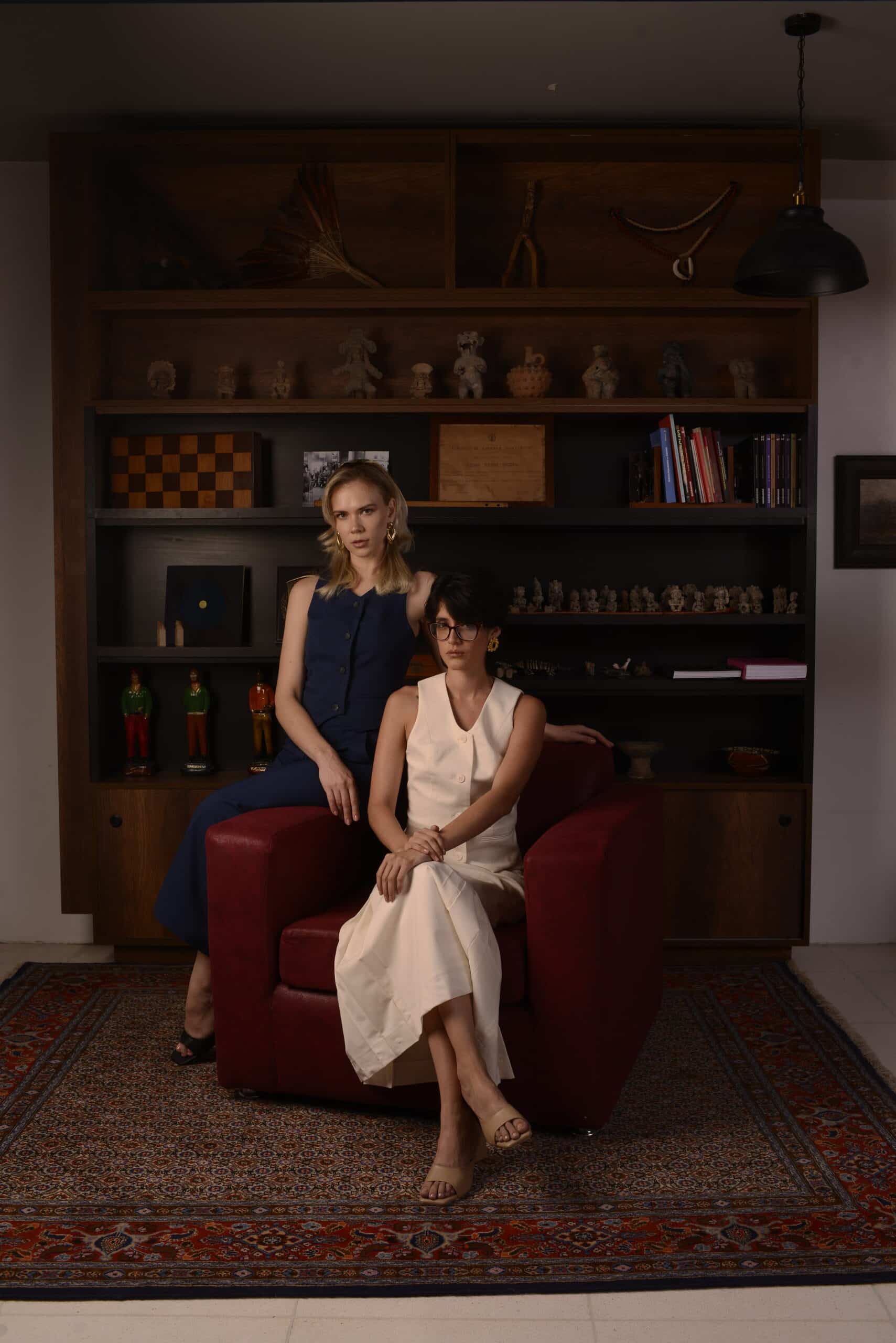 Seated models in Nena Cavalieri Florence collection