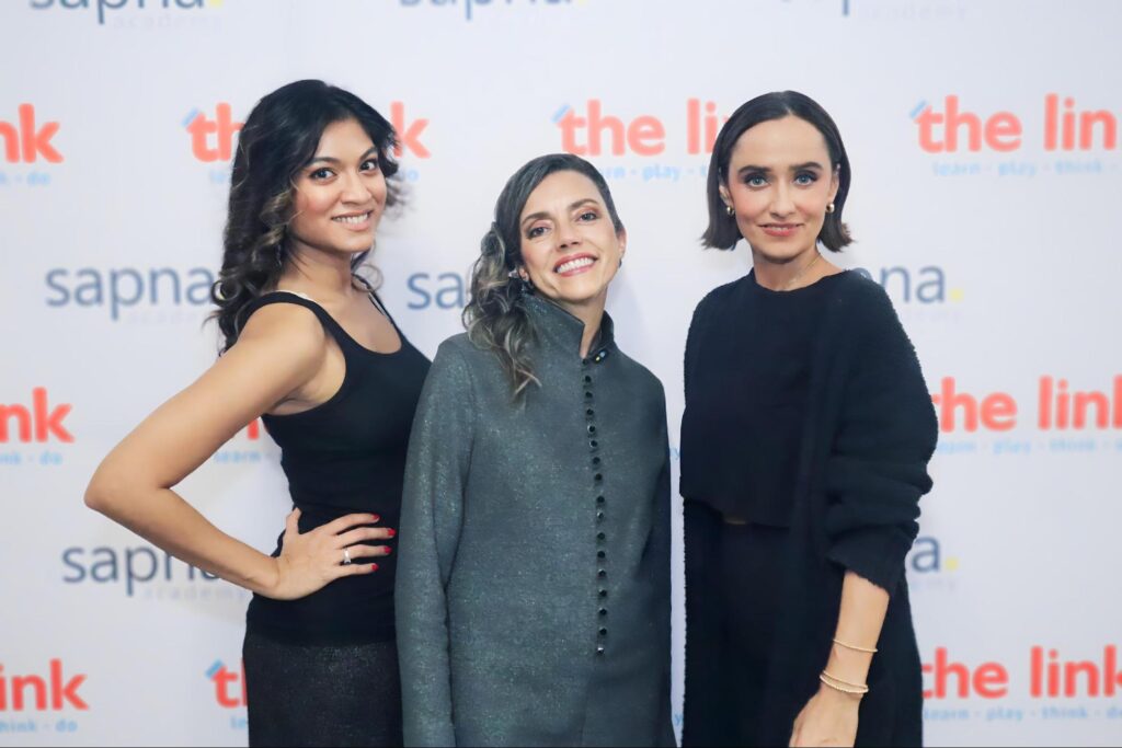 Nena Cavalieri with guests at fashion event